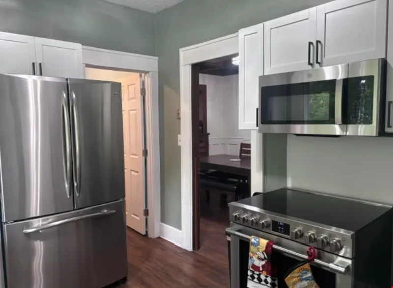 1204 W Michigan Ave — Lease in Lansing, MI, photo 3 of 8