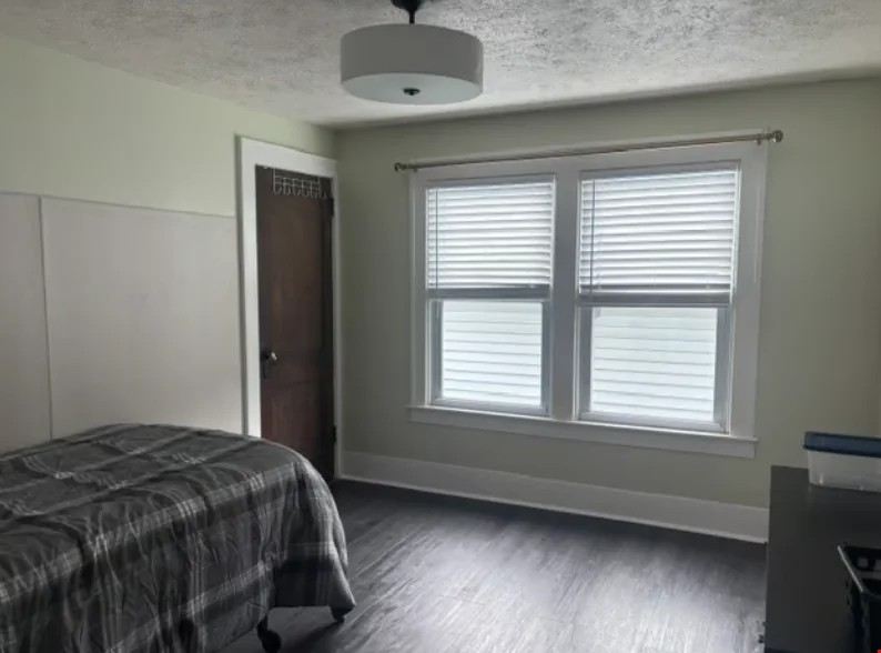 1204 W Michigan Ave — Lease in Lansing, MI, photo 6 of 8
