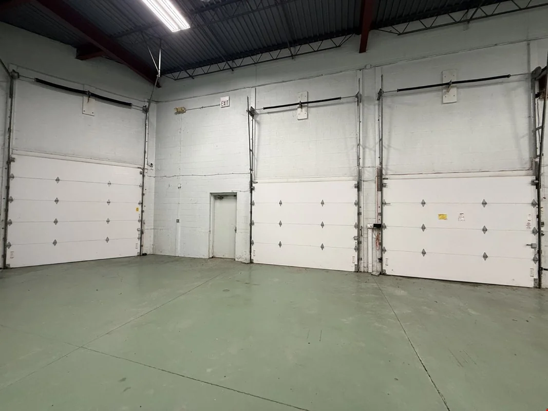 Load under roof: the truck pulls inside the building — Lease in Libertyville, IL, photo 5 of 8