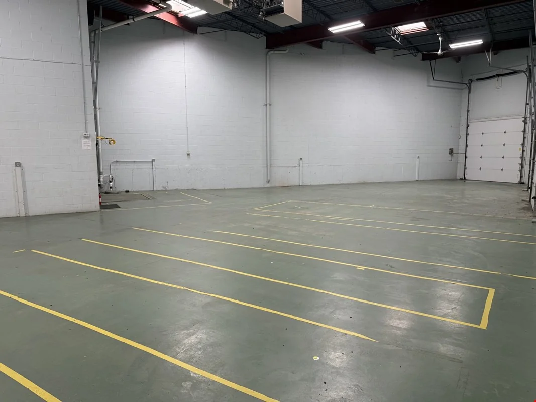 Load under roof: the truck pulls inside the building — Lease in Libertyville, IL, photo 4 of 8