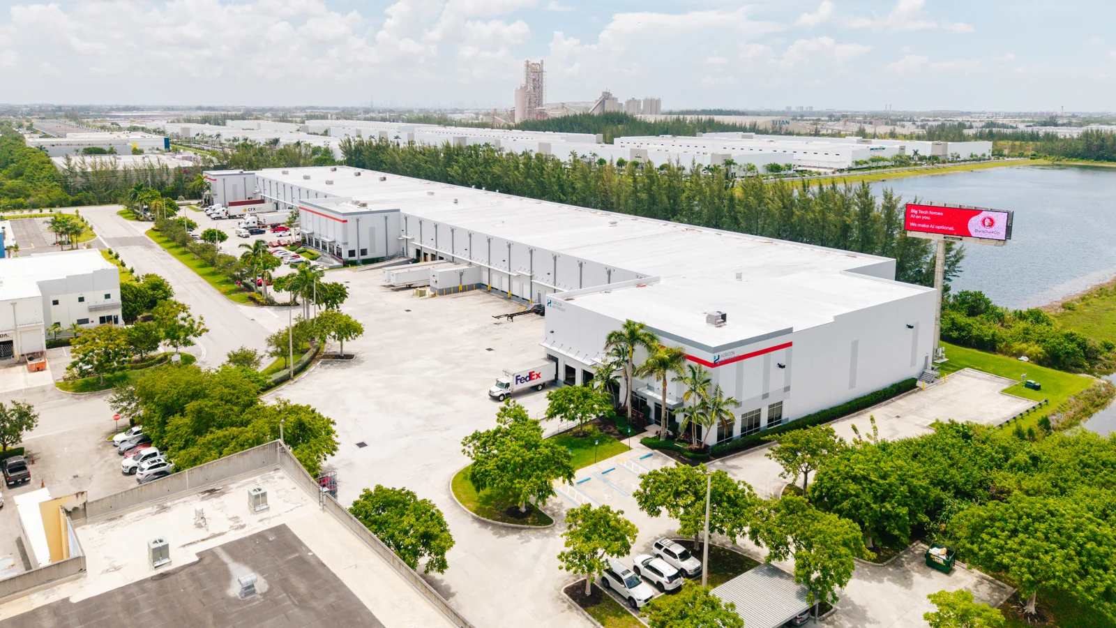 Turnpike Park — Lease in Medley, FL, photo 2 of 2