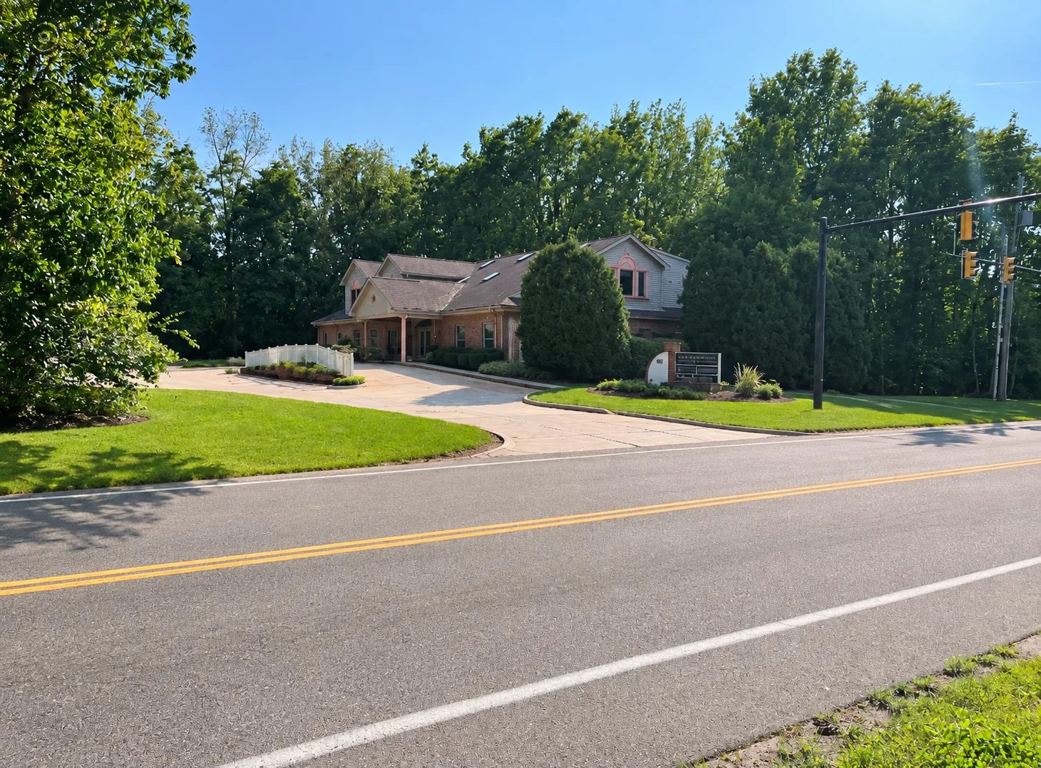 8,730 SF Medical/Office Building — Sale in Akron, OH, photo 1 of 2