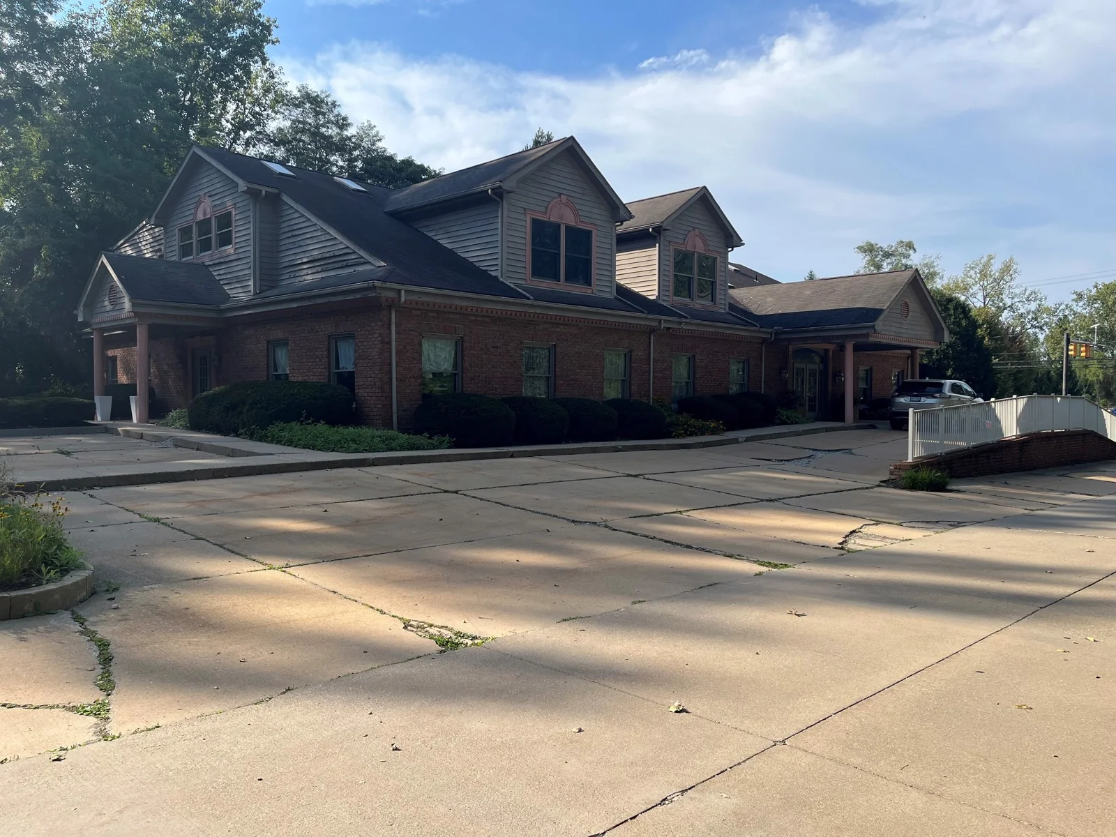 8,730 SF Medical/Office Building — Sale in Akron, OH, photo 2 of 2