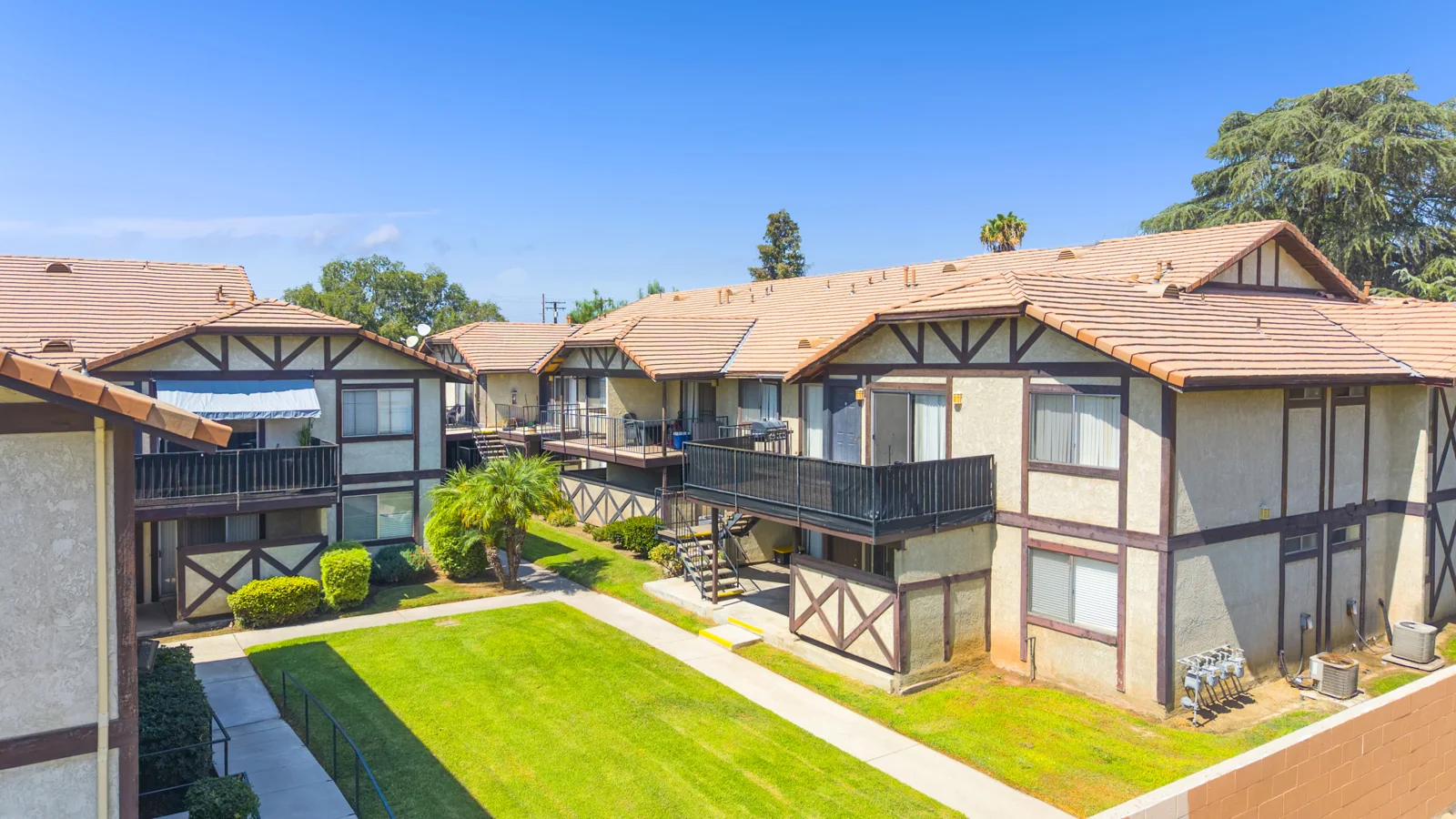 Pinecrest Apartments — Sale in San Bernardino, CA, photo 3 of 8