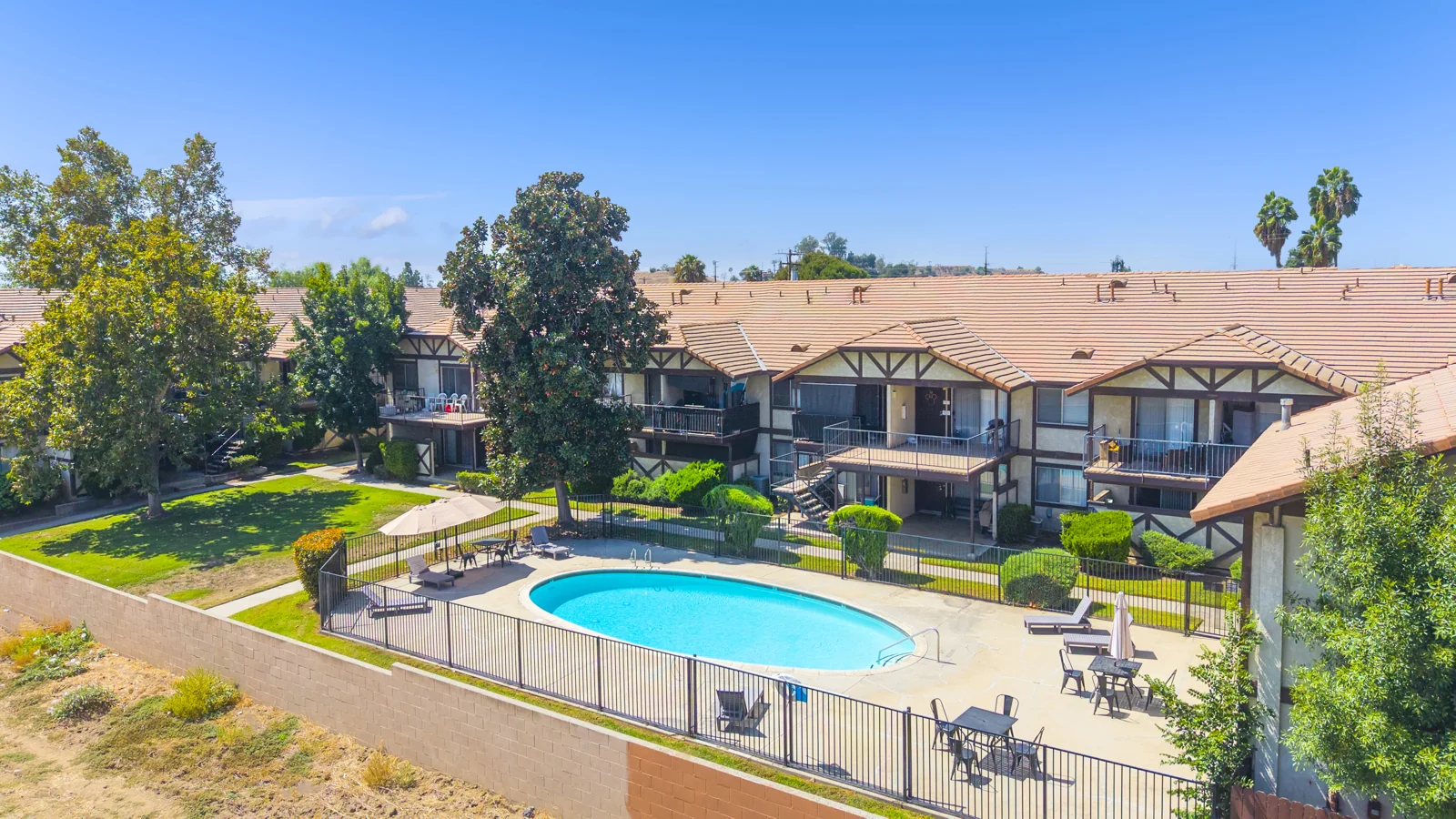 Pinecrest Apartments — Sale in San Bernardino, CA, photo 7 of 8