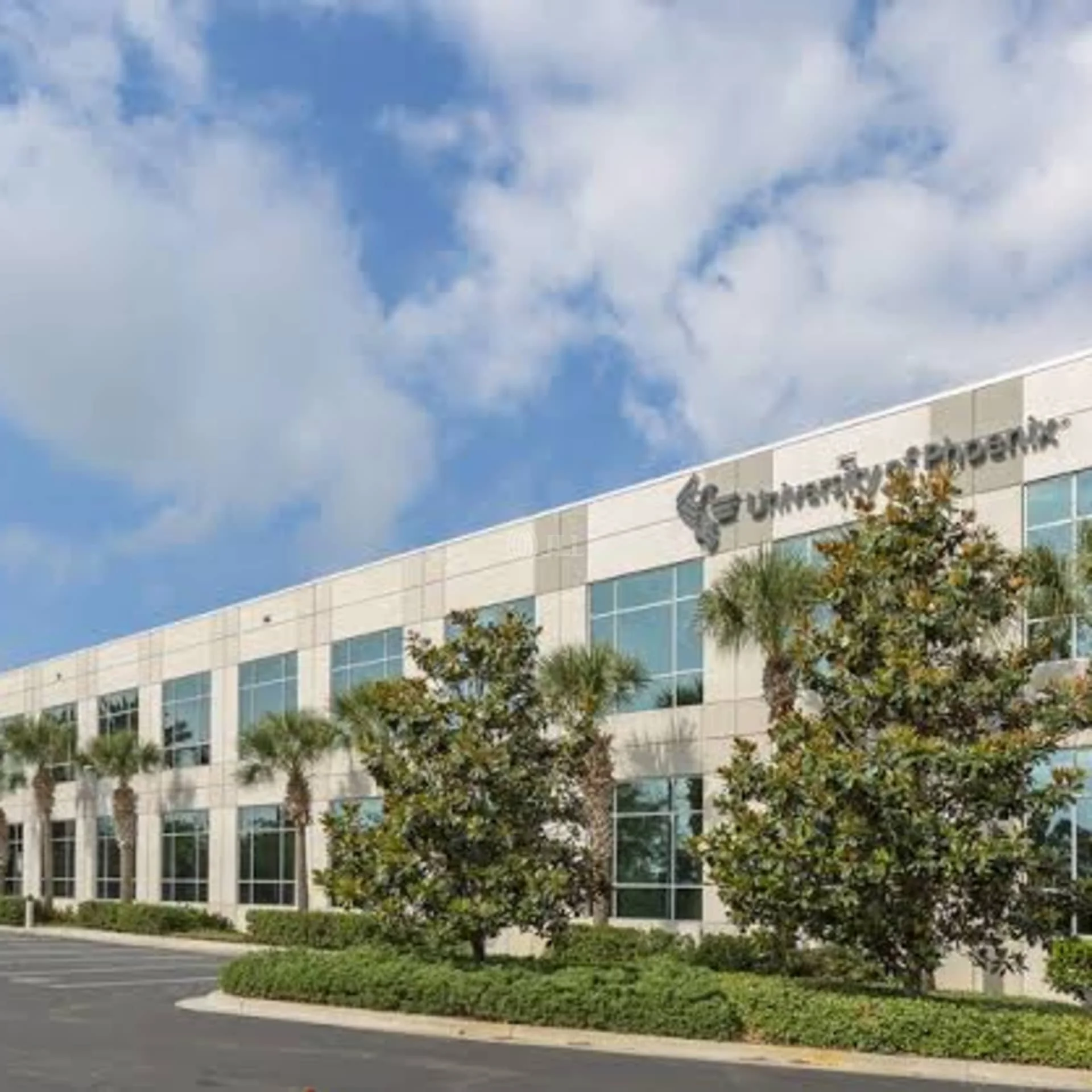 Building H — Lease in Orlando, FL, photo 2 of 4