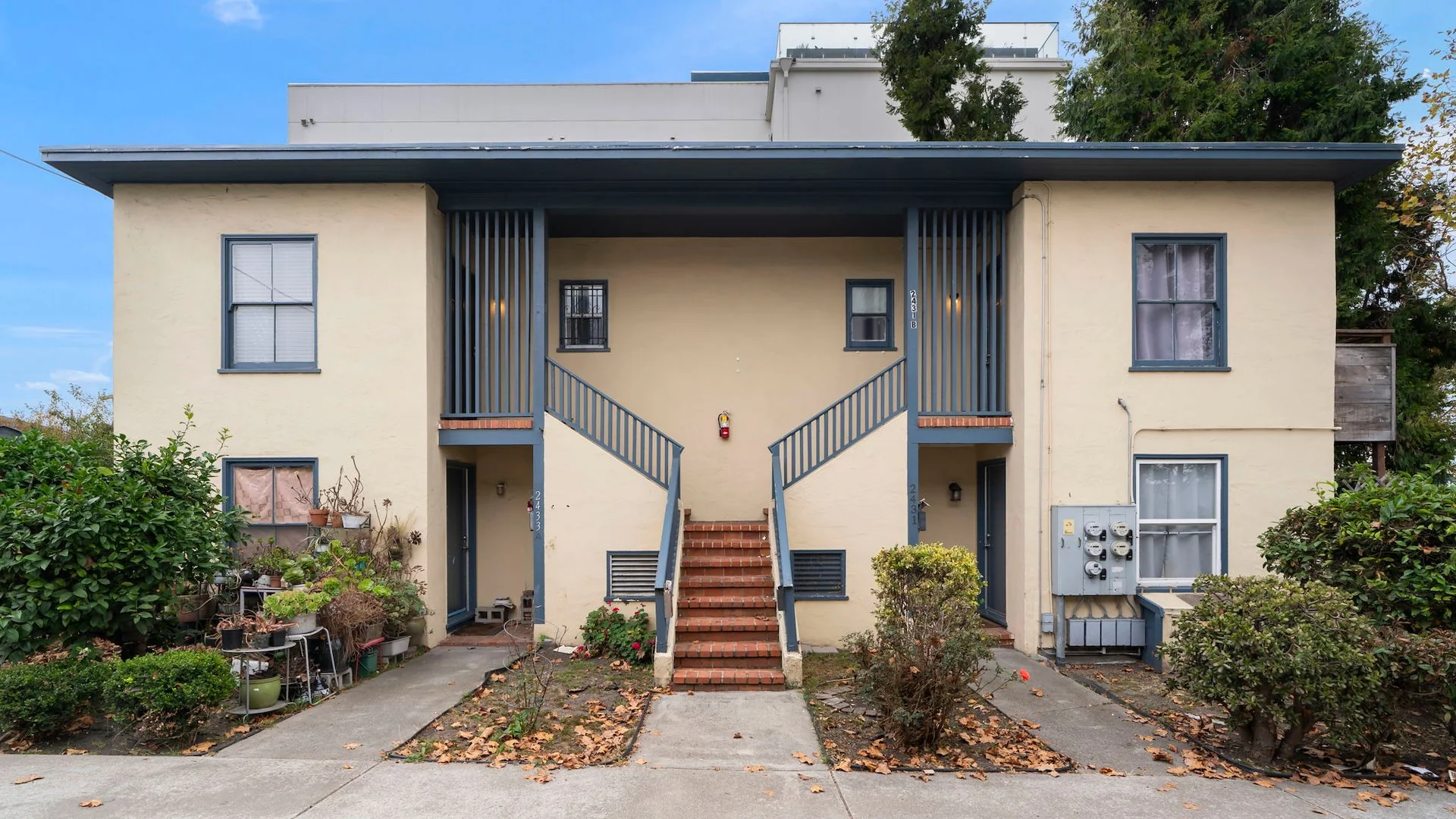 2433 San Pablo Ave — Sale in Berkeley, CA, photo 1 of 2