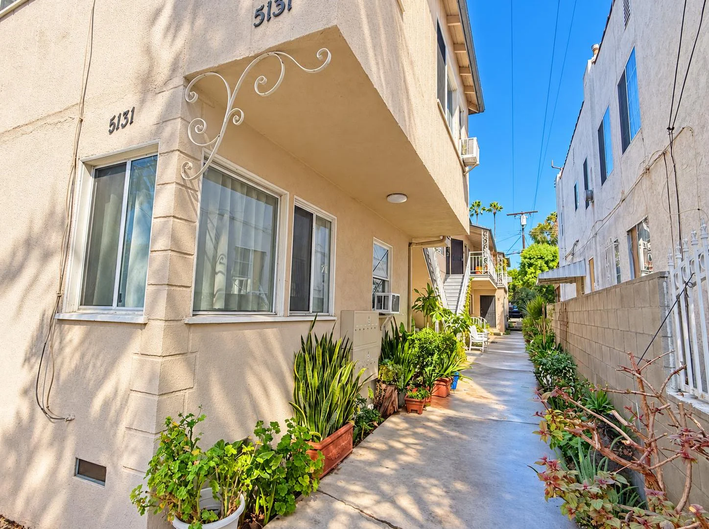 5131 Clinton St — Sale in Los Angeles, CA, photo 2 of 3