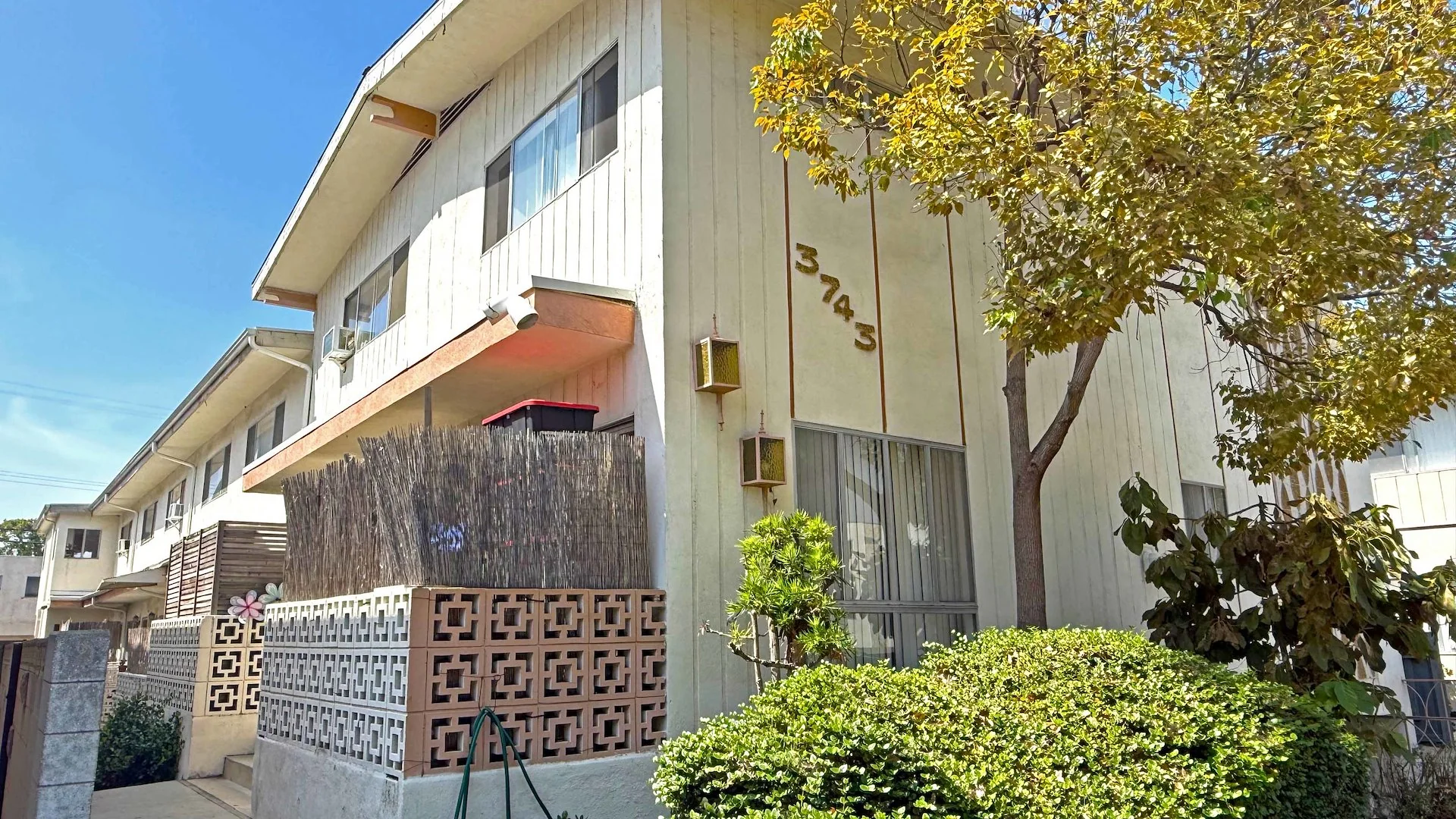 3743 Mentone Ave — Sale in Los Angeles, CA, photo 3 of 3