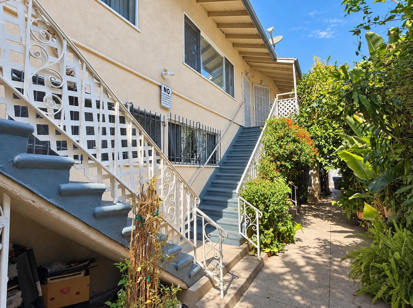 6137 Eleanor Ave — Sale in Los Angeles, CA, photo 3 of 3