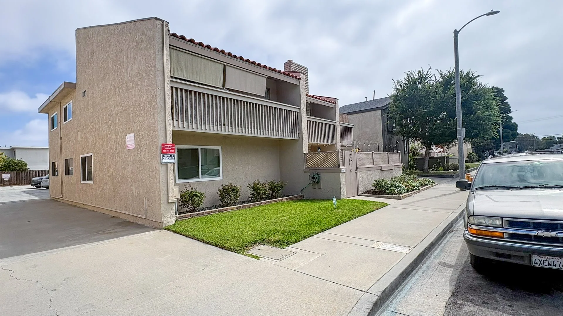 16672 Dolores Ln — Sale in Huntington Beach, CA, photo 1 of 5