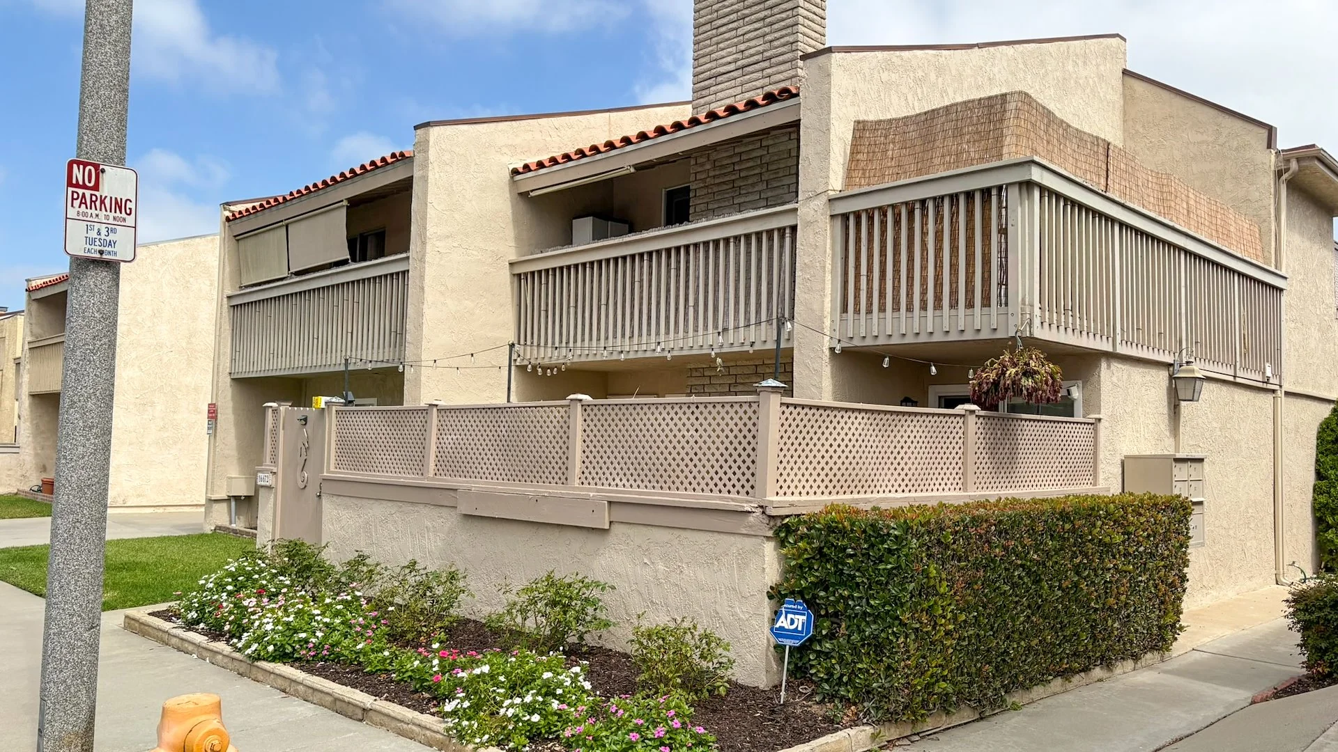 16672 Dolores Ln — Sale in Huntington Beach, CA, photo 3 of 5