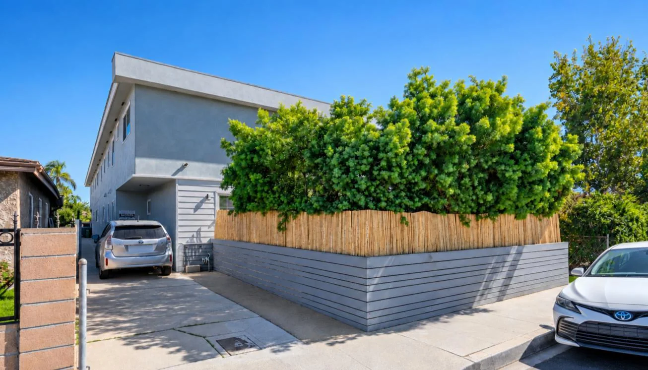 1960 S Sherbourne Dr — Sale in Los Angeles, CA, photo 3 of 5
