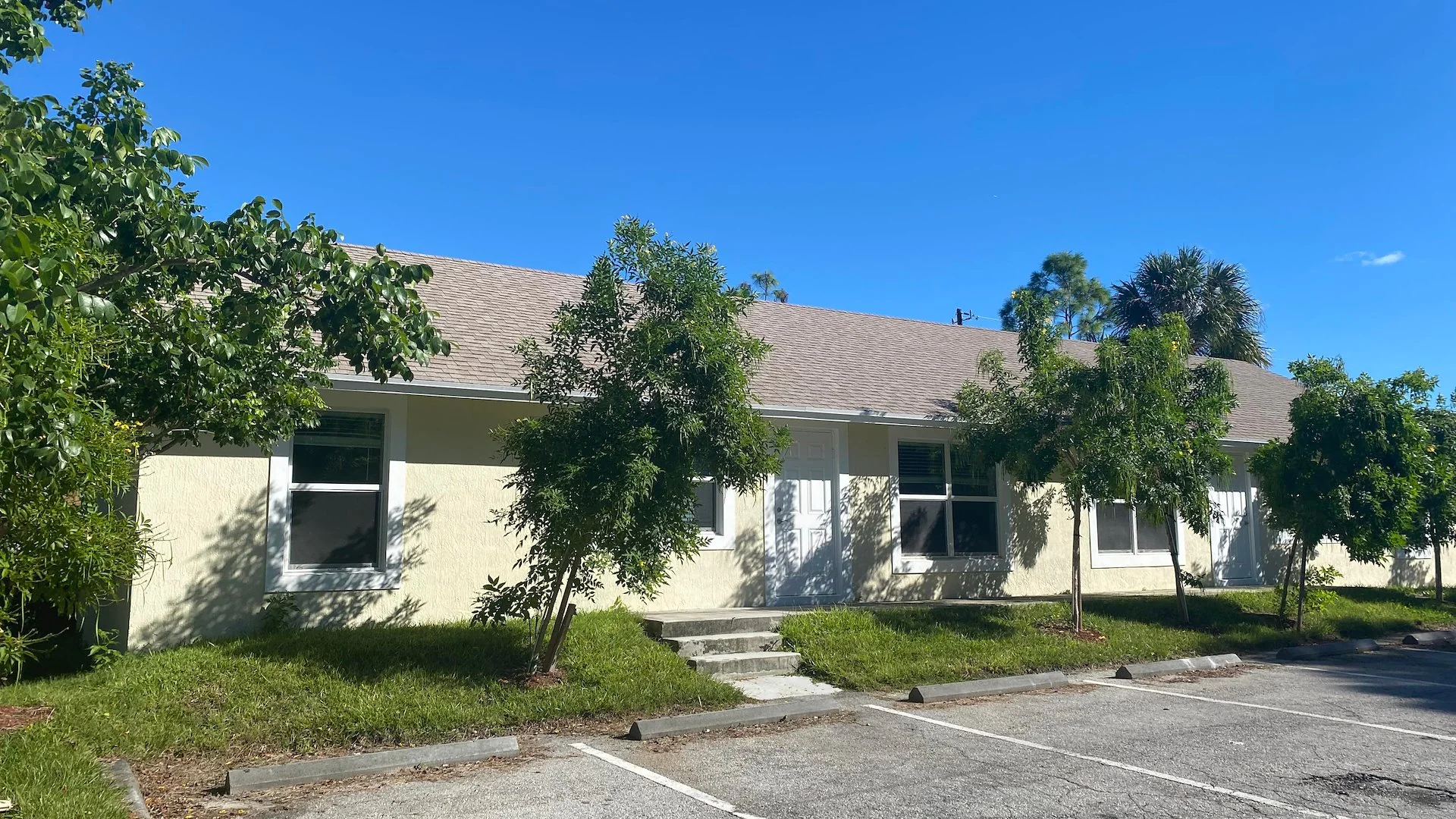Stacy Villas — Sale in West Palm Beach, FL, photo 1 of 5