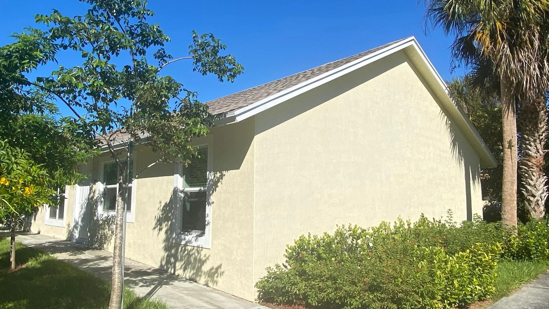 Stacy Villas — Sale in West Palm Beach, FL, photo 2 of 5