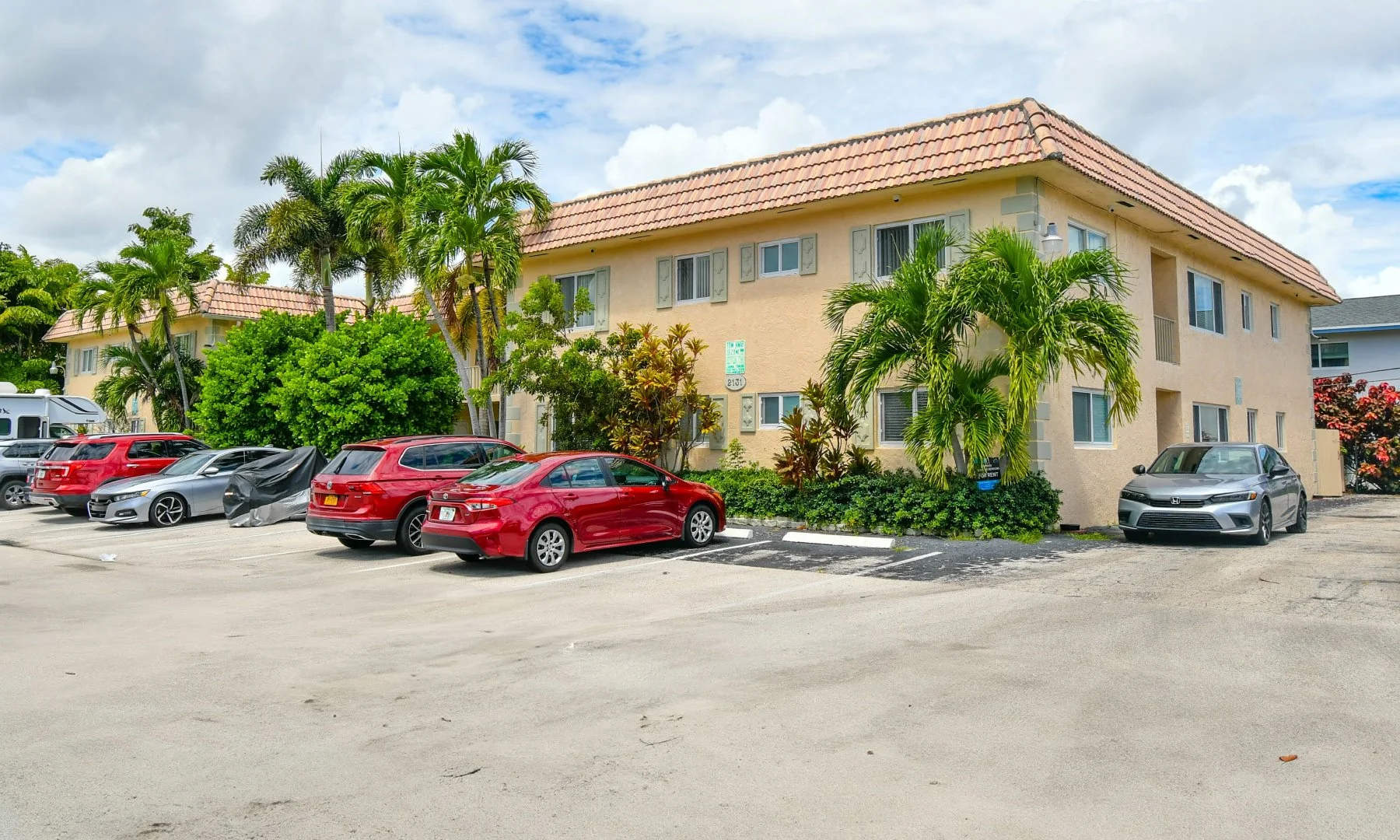 Coco Palms Apartments — Sale in Lighthouse Point, FL, photo 3 of 5