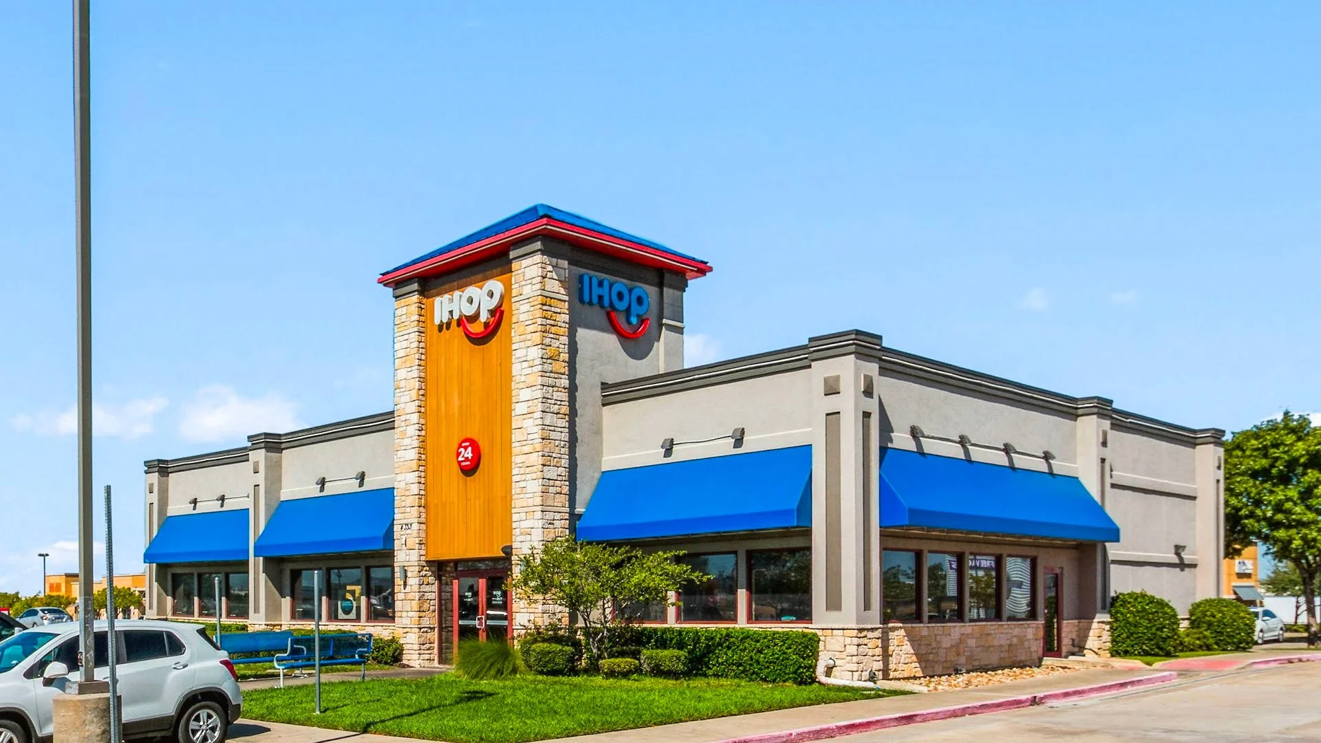 IHOP-94th Percentile (Placer AI)-Absolute Net(NNN) — Sale in Dallas, TX, photo 6 of 7