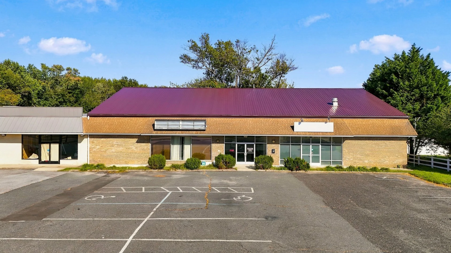 250 S Broadway — Sale in Pennsville Township, NJ, photo 1 of 8