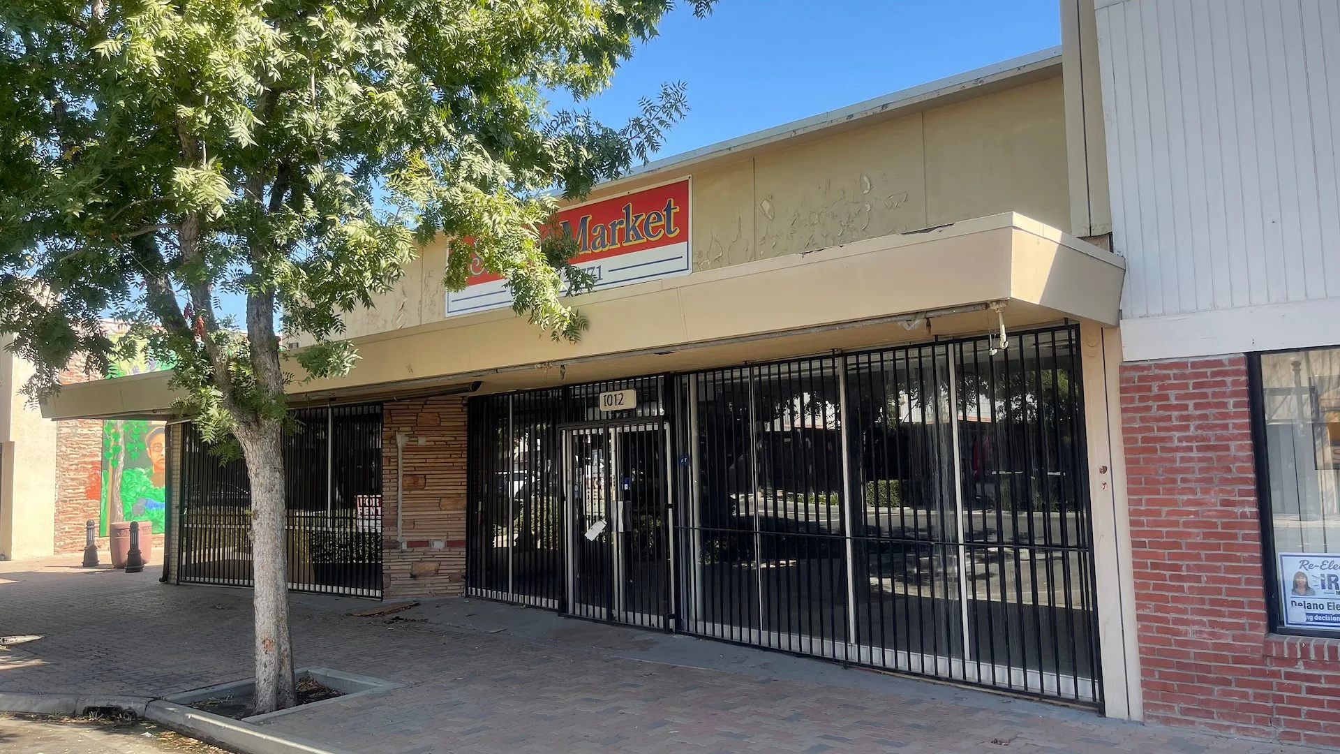 Delano Main St Storefront Retail — Sale in Delano, CA, photo 3 of 8
