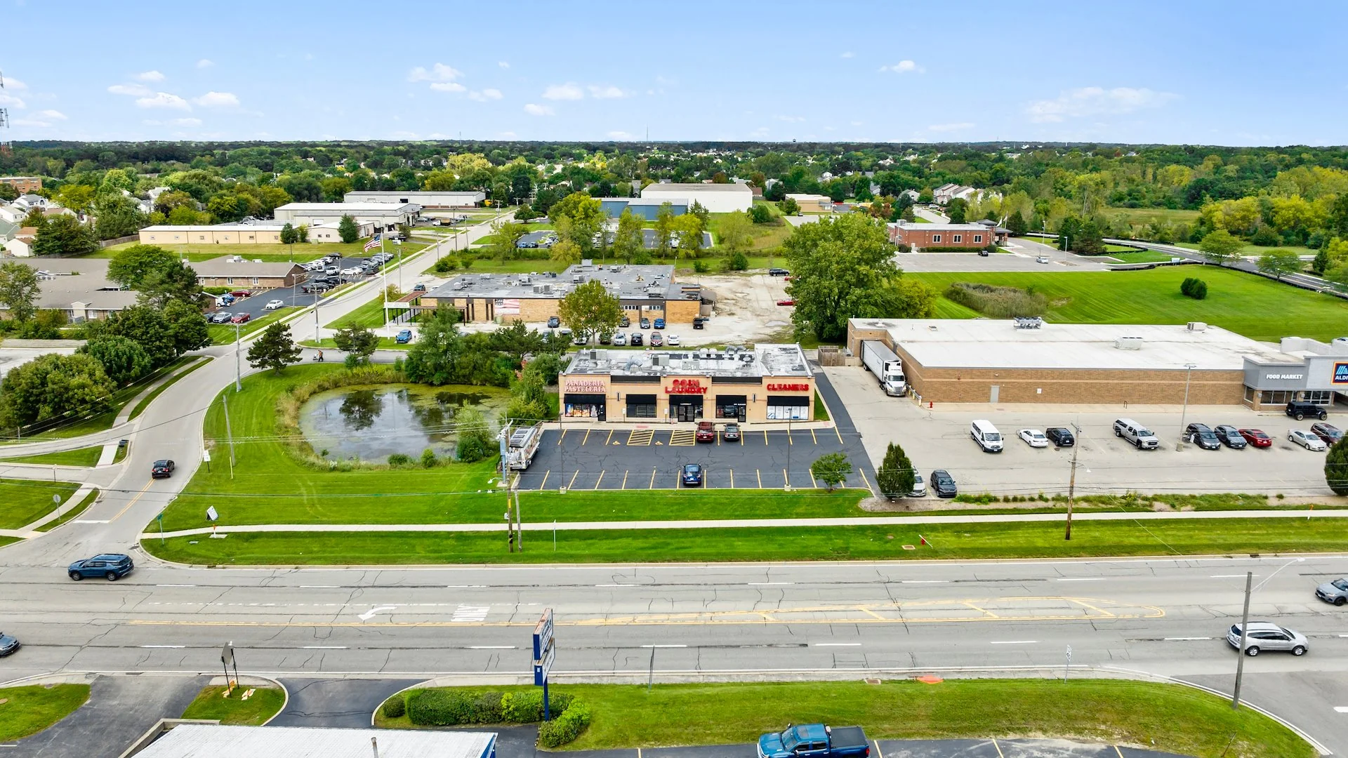 2-Unit Retail Center Shadow Anchored by ALDI — Sale in Round Lake Beach, IL, photo 2 of 6