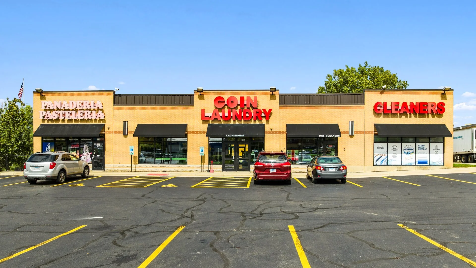 2-Unit Retail Center Shadow Anchored by ALDI — Sale in Round Lake Beach, IL, photo 5 of 6
