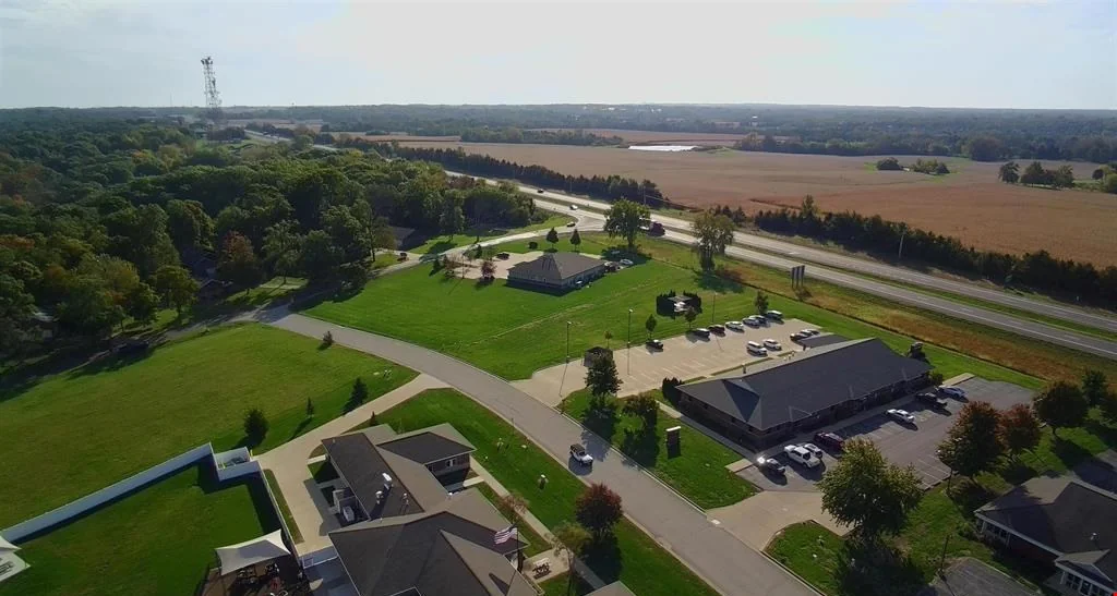 22955 Grosenbach Rd — Sale in Washington, IL, photo 4 of 8