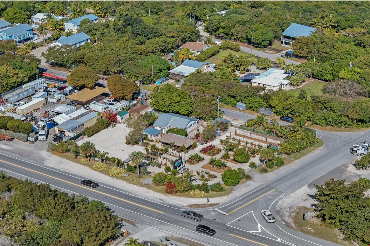 Prime Lower Keys Commercial Property — Sale in Cudjoe Key, FL, photo 3 of 6
