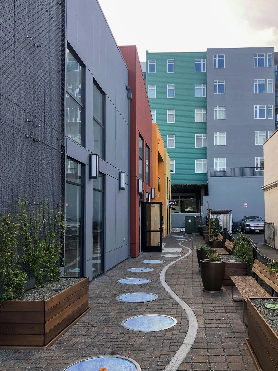 Heritage Plaza — Lease in Walnut Creek, CA, photo 1 of 5