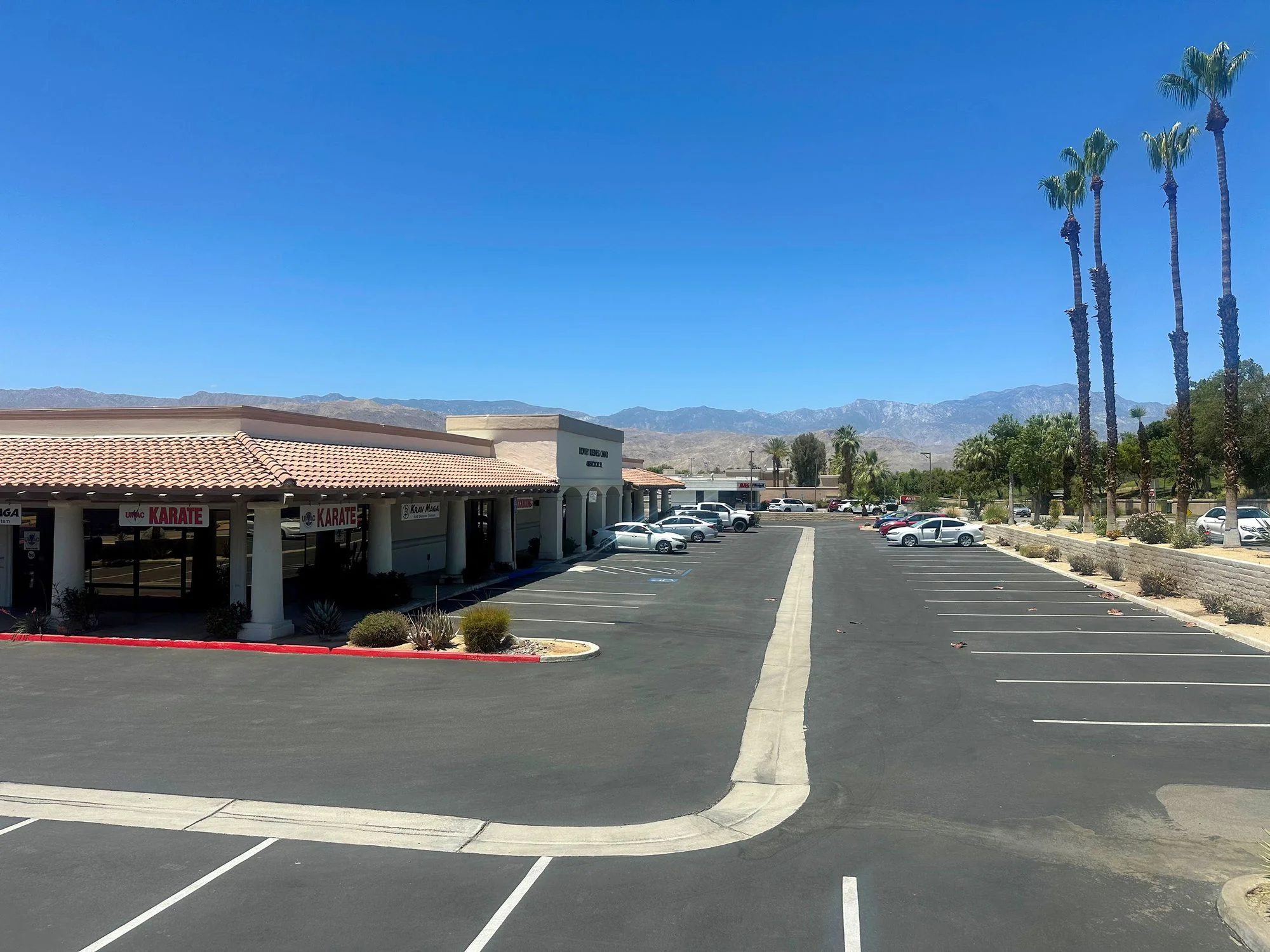 Monterey Shores Plaza — Lease in Palm Desert, CA, photo 4 of 6