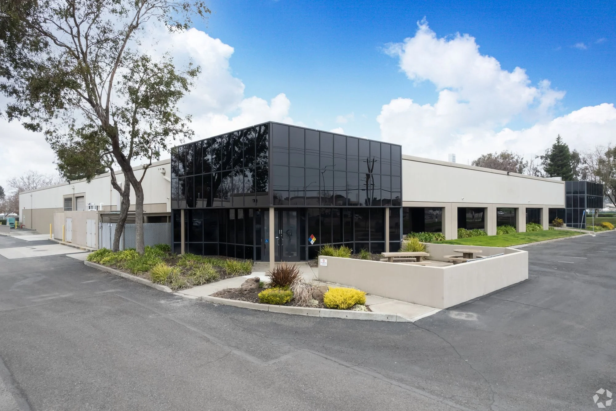 Bay Center Business Park — Lease in Hayward, CA, photo 3 of 6