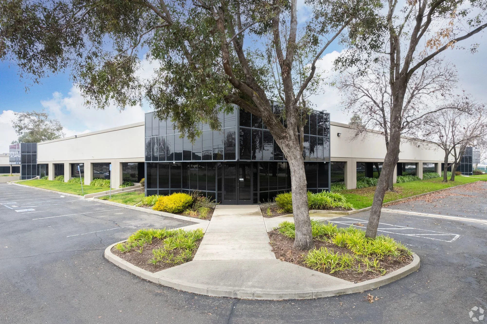 Bay Center Business Park — Lease in Hayward, CA, photo 4 of 6