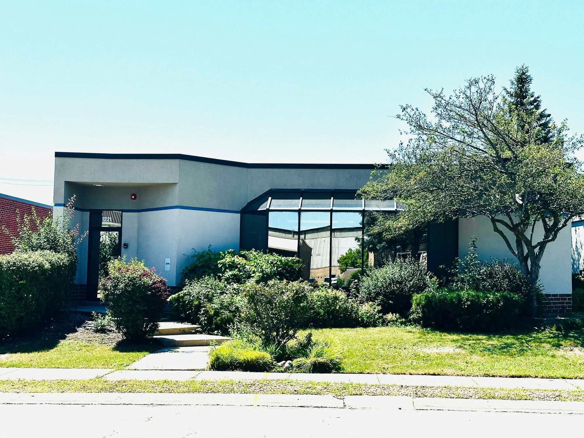 Available - 5,916 SF Single Tenant Building — Lease in Elk Grove Village, IL, photo 1 of 6