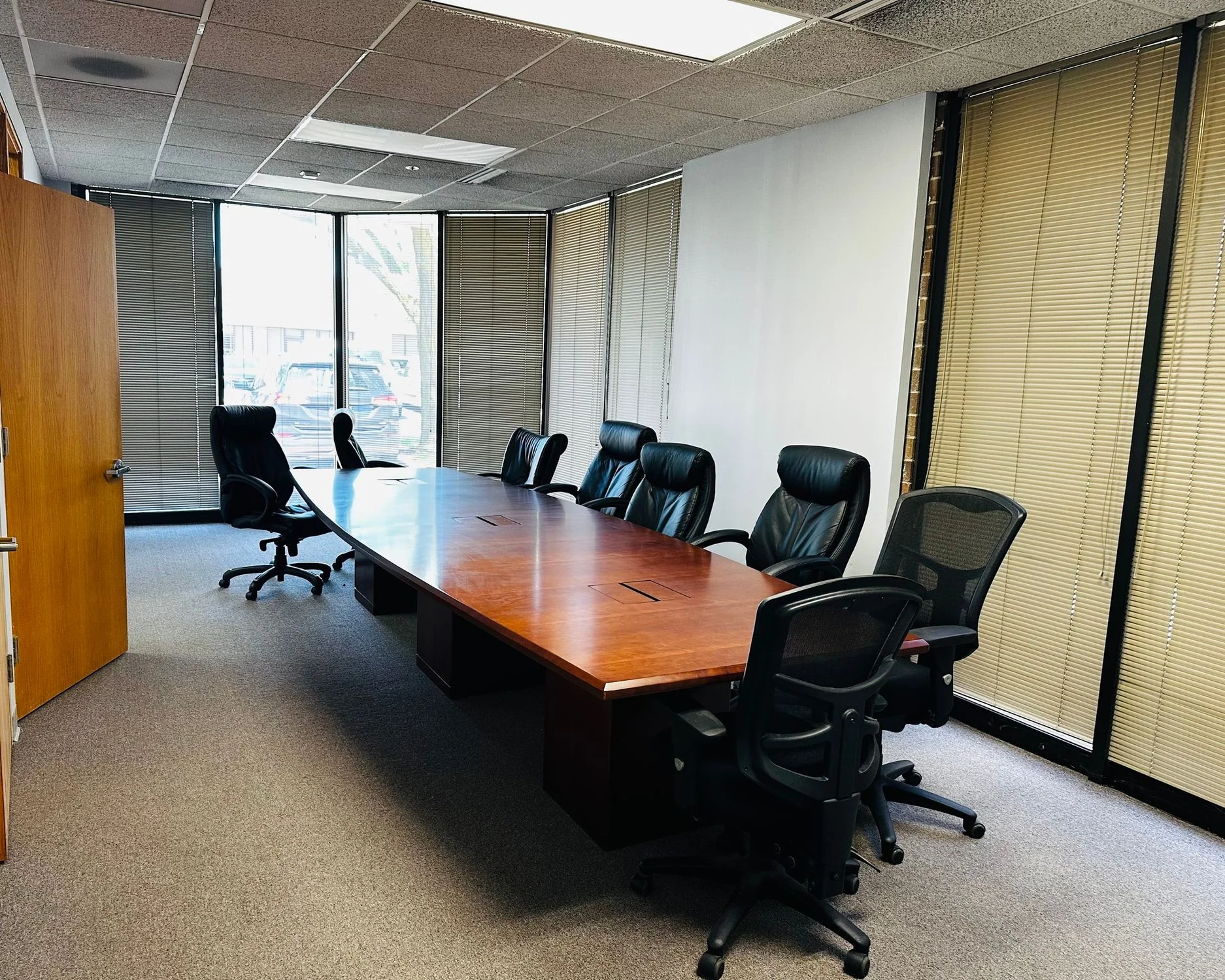 Howard O'Hare Business Center — Lease in Des Plaines, IL, photo 2 of 8