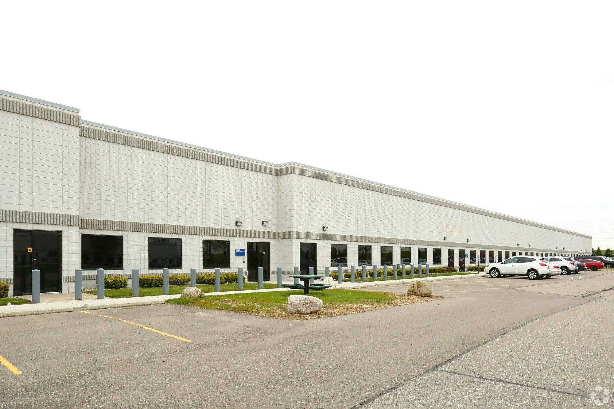 Metro Airport Center — Lease in Romulus, MI, photo 3 of 6