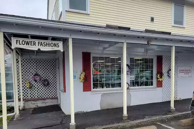 Flower Fashions By Haring — Sale in Ithaca, NY, photo 1 of 1