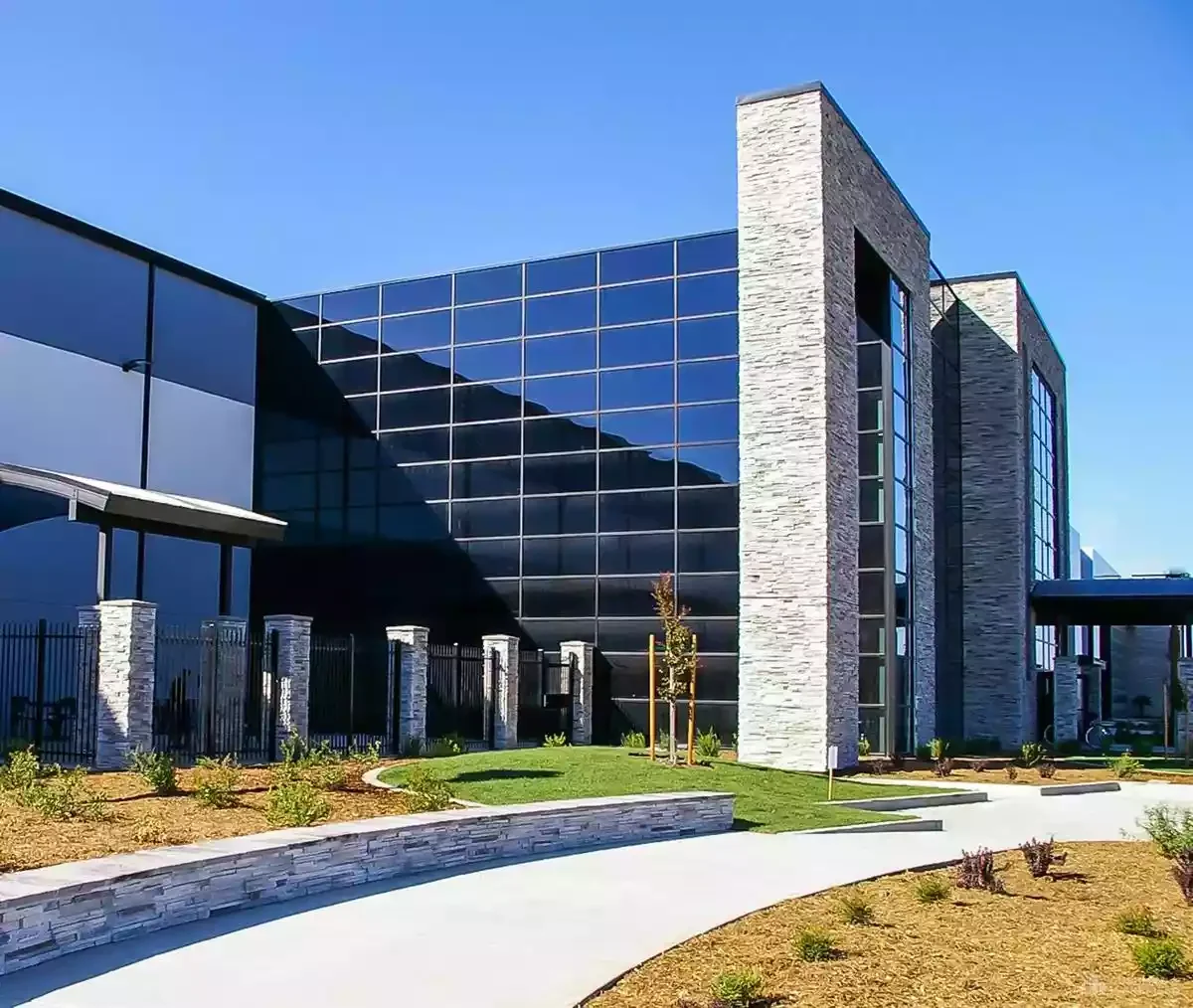 Arambel Business Park — Sale in Patterson, CA, photo 1 of 8