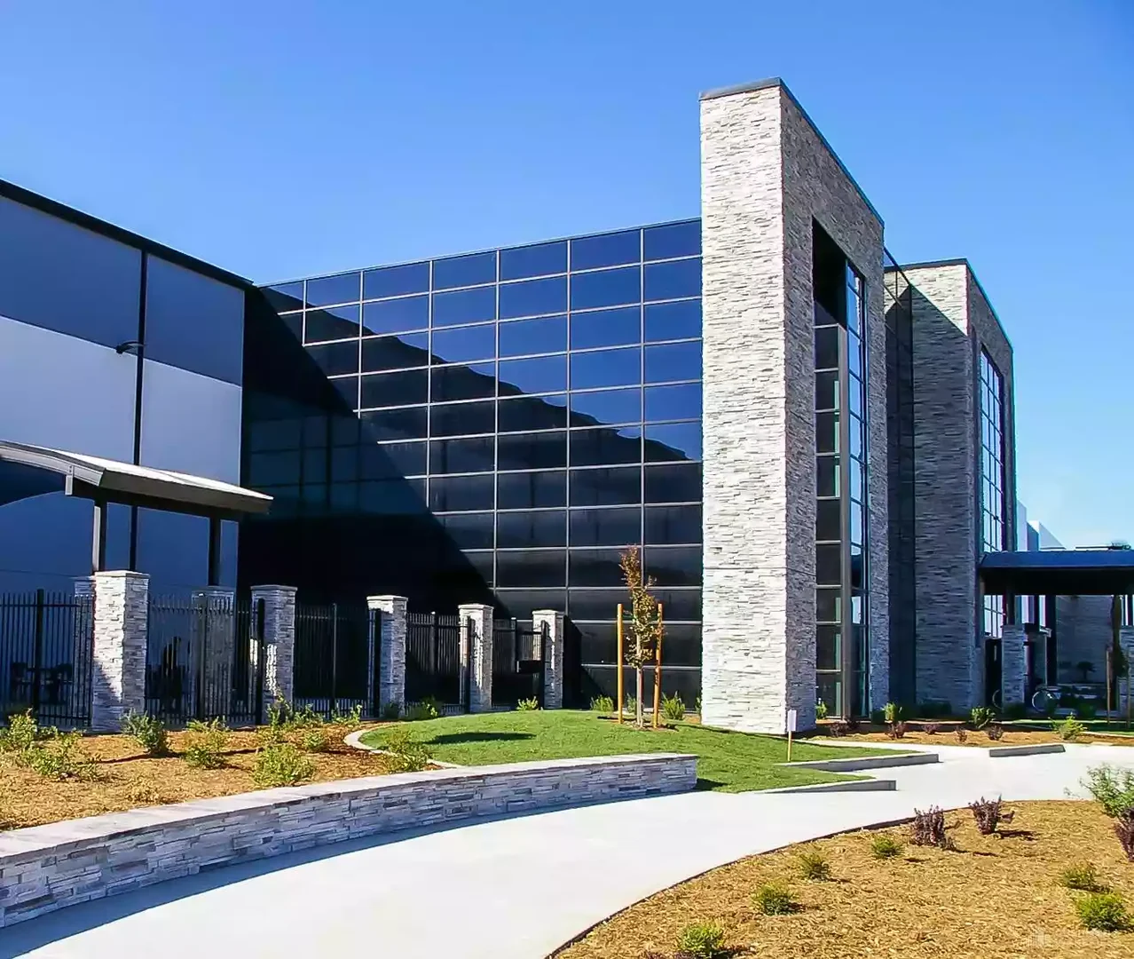 Arambel Business Park — Sale in Patterson, CA, photo 2 of 8