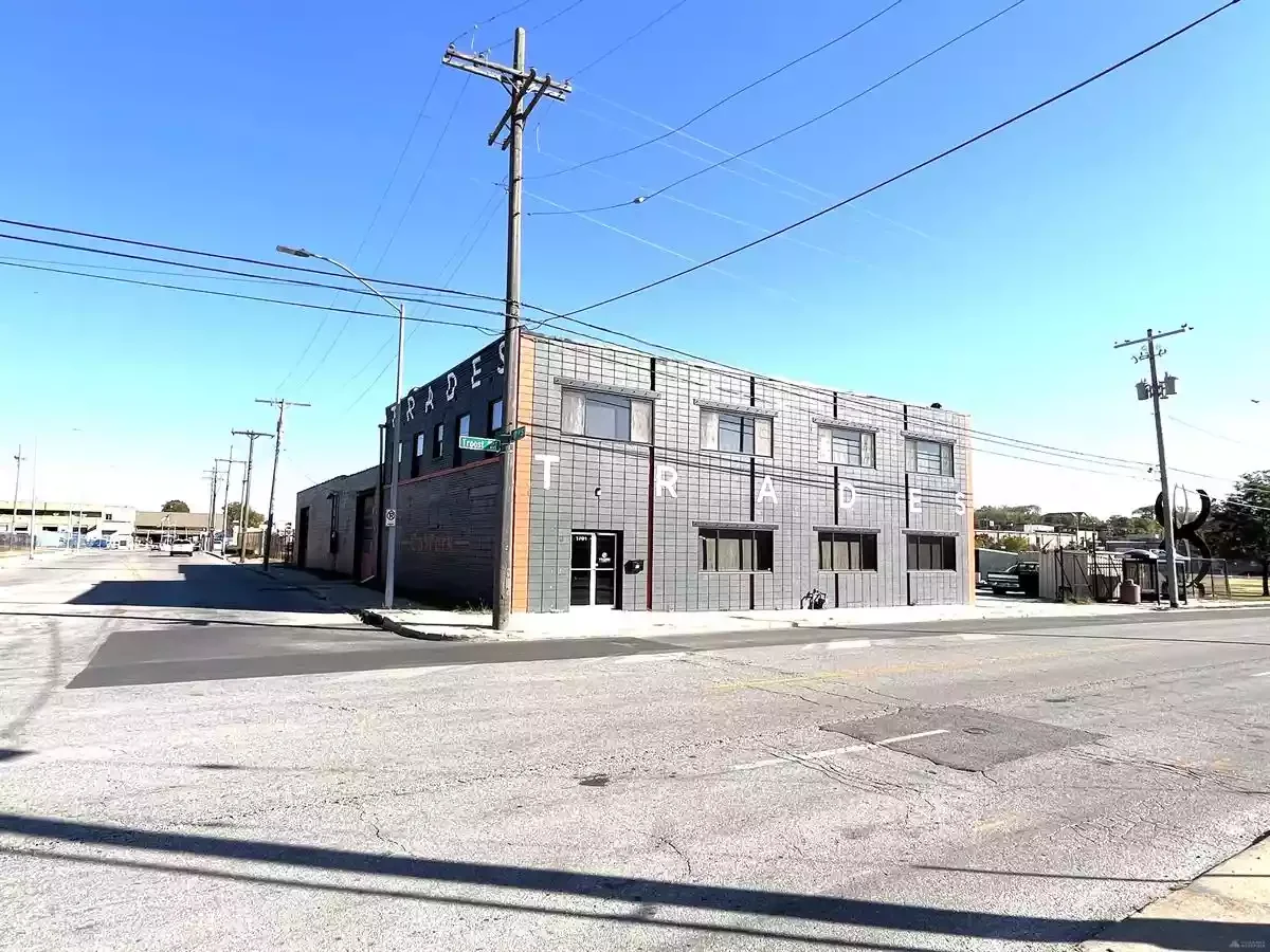 1701 Troost Ave - warehouse/distribution for sale in Kansas City, MO