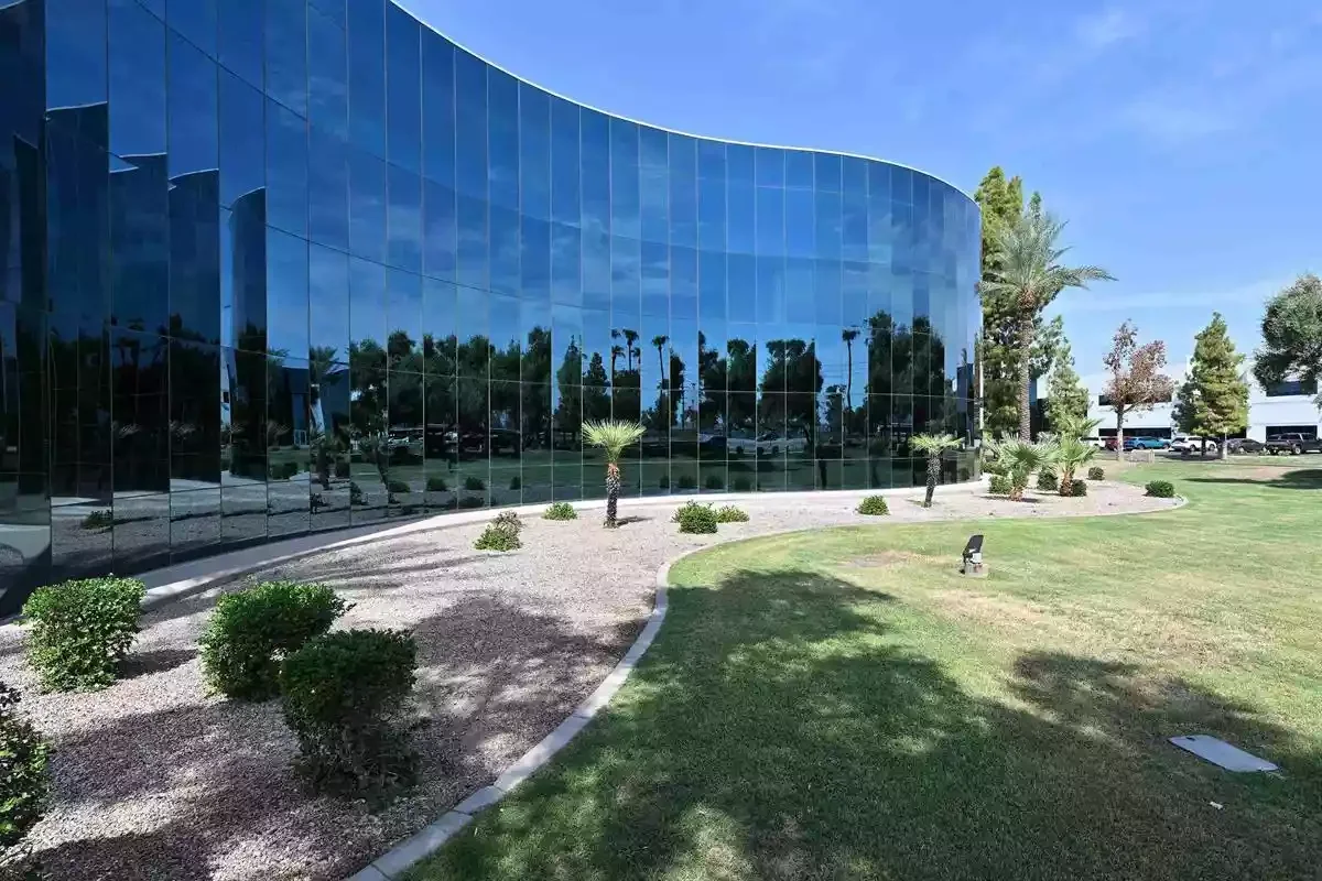 4717 E Hilton Avenue, Phoenix, AZ 85034 — Sale in Phoenix, AZ, photo 4 of 8