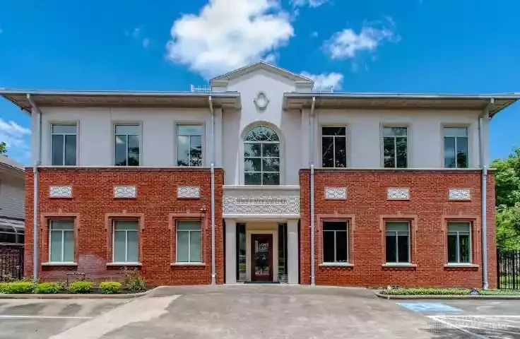 8,060 SF Office Building For Sale