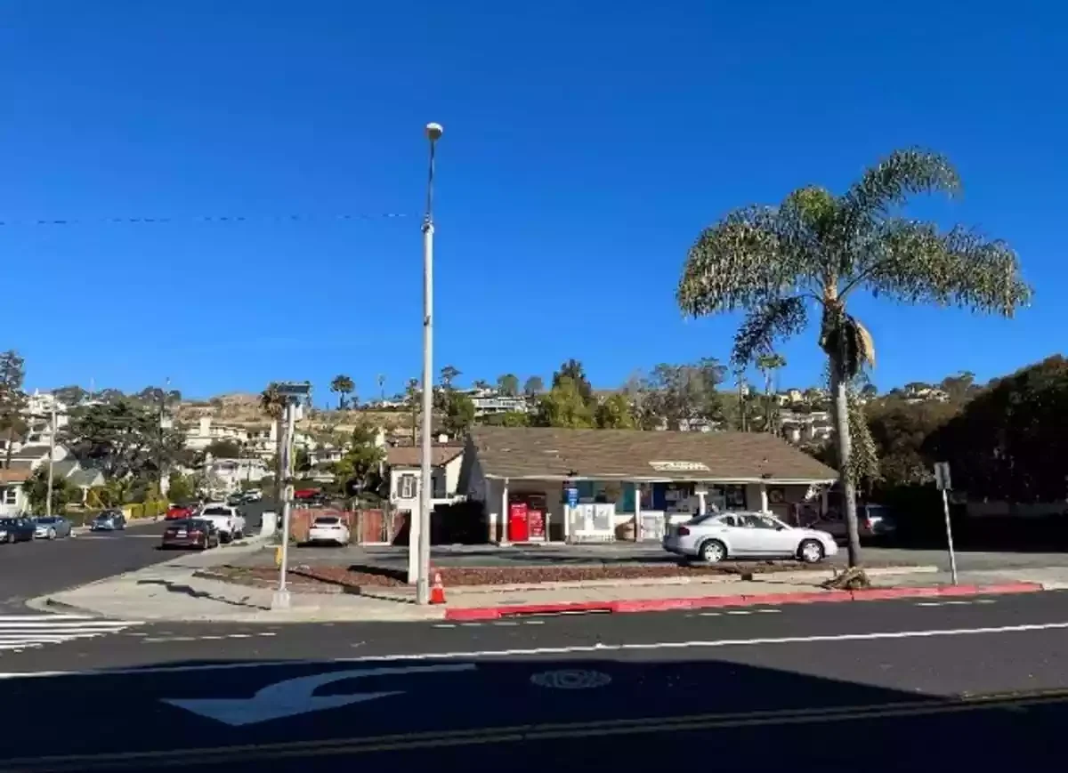 2705520 - 1007 East Main Street - Ventura CA - photo 1 - Ventura, CA