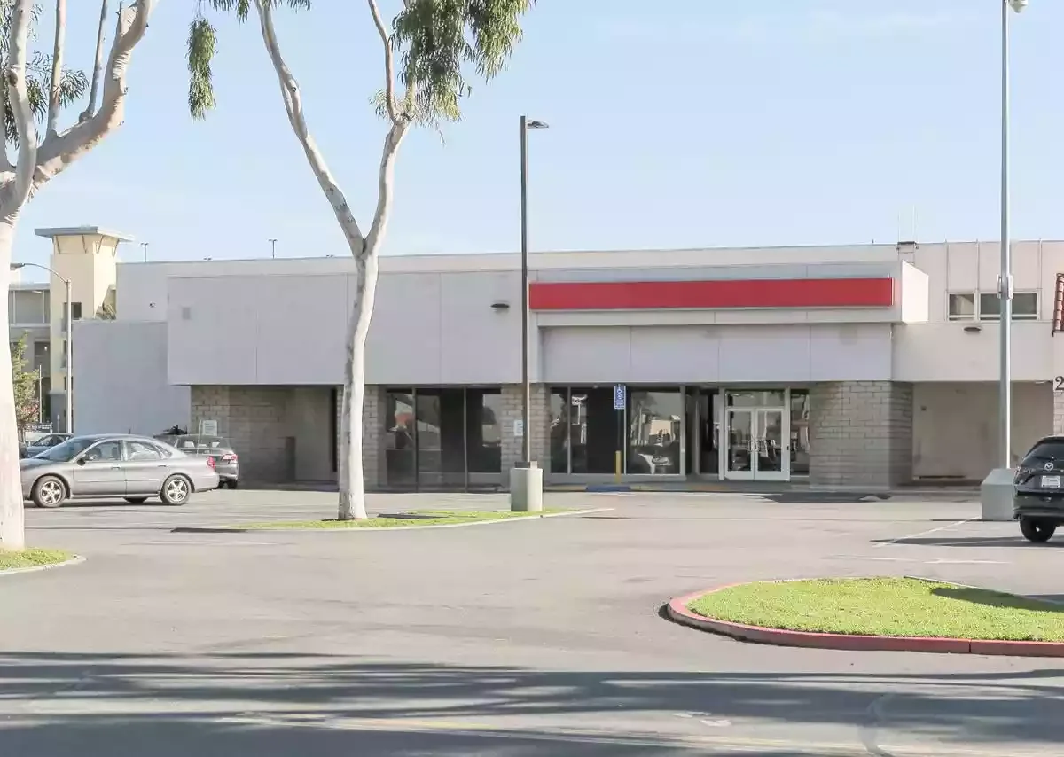 2516 E. Chapman Ave.