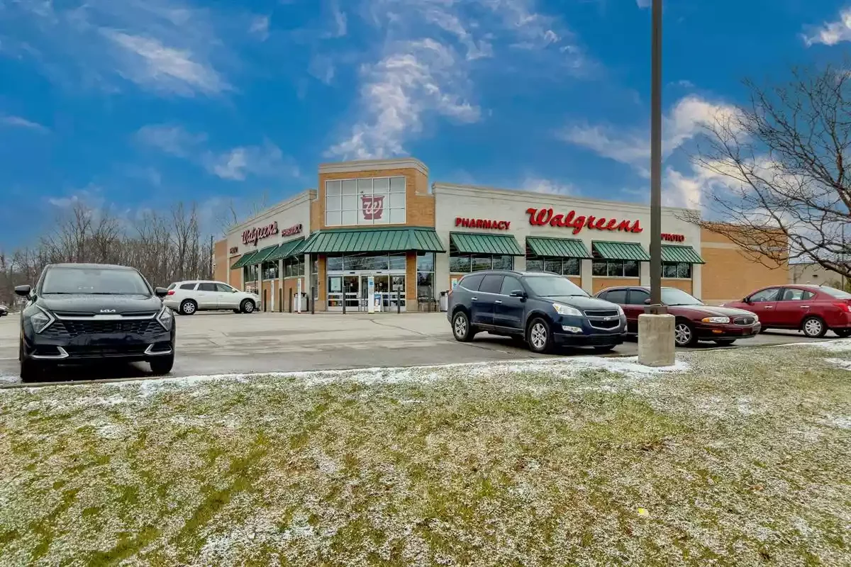 Walgreens - retail in Owosso, MI