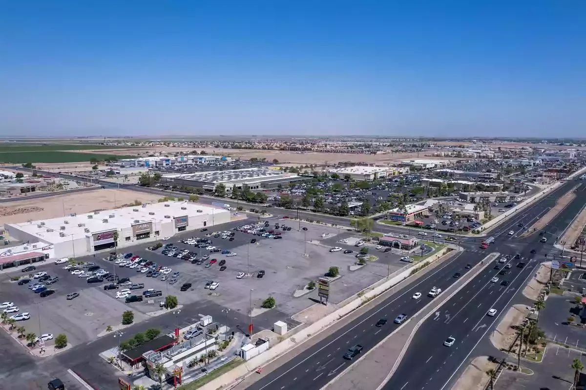 2204-2208 La Brucherie Rd. — Sale in El Centro, CA, photo 2 of 3