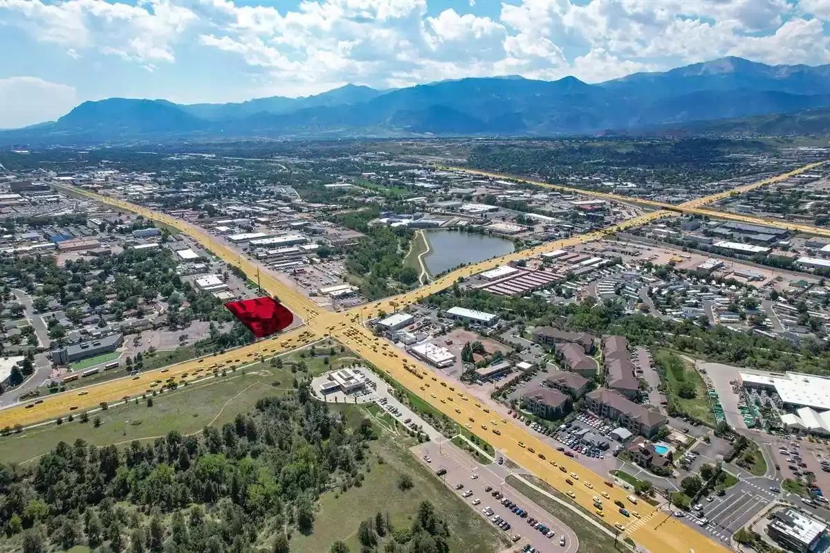 4415 N Nevada Ave — Sale in Colorado Springs, CO, photo 4 of 5