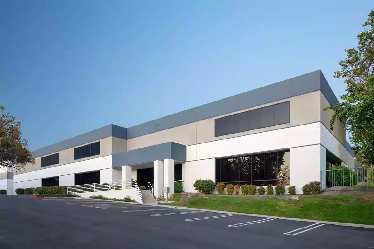 Oak Ridge Business Center - Bldg. B — Sale in Vista, CA, photo 1 of 8