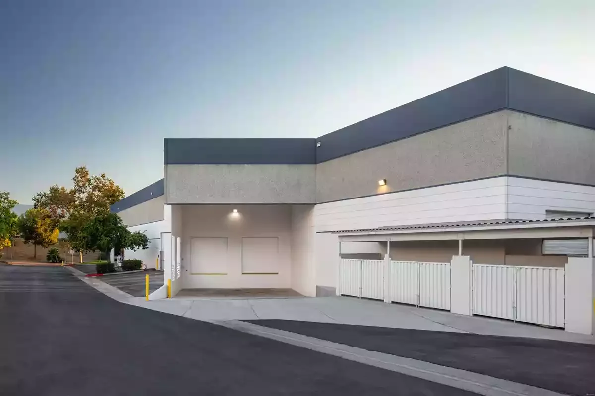 Oak Ridge Business Center - Bldg. B — Sale in Vista, CA, photo 4 of 8