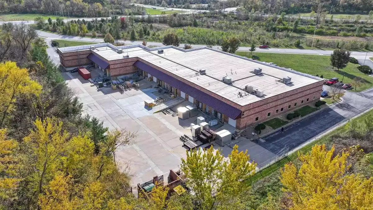Centerpoint Business Park Bldg 1 — Sale in Independence, MO, photo 4 of 5