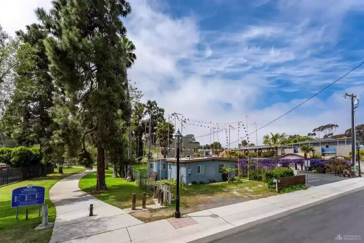 701 Valley Ave. — Sale in Solana Beach, CA, photo 2 of 2