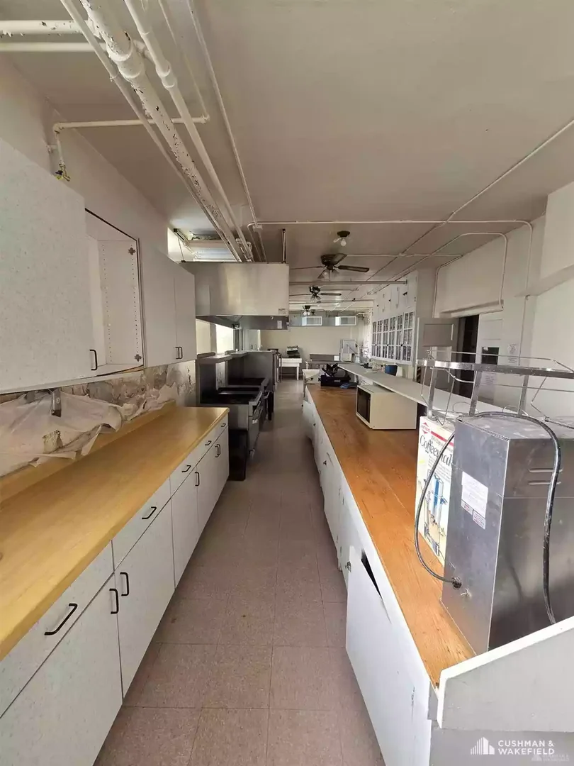 501 West Pine Street - photo 5 - Rawlins, WY